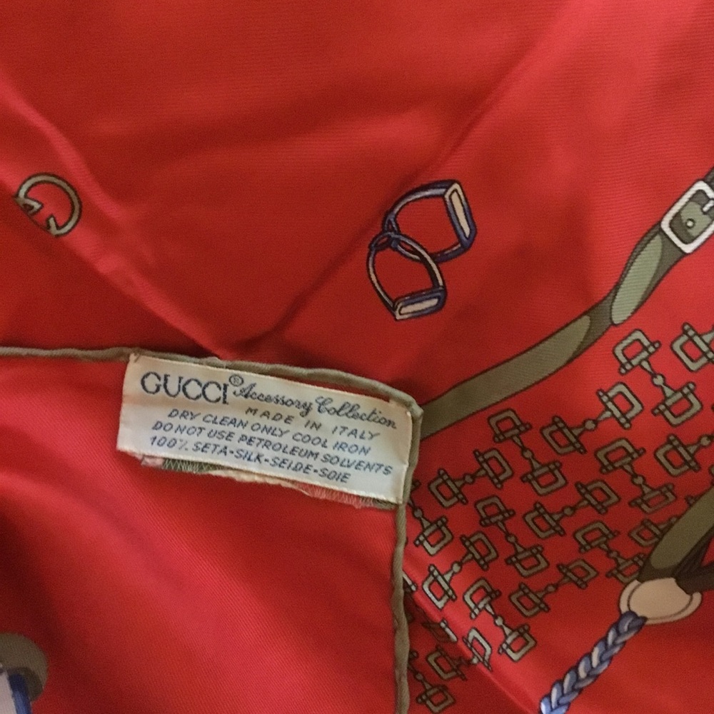 Vintage Gucci red silk equestrian scarf 34 x 34 - Picture 5 of 7